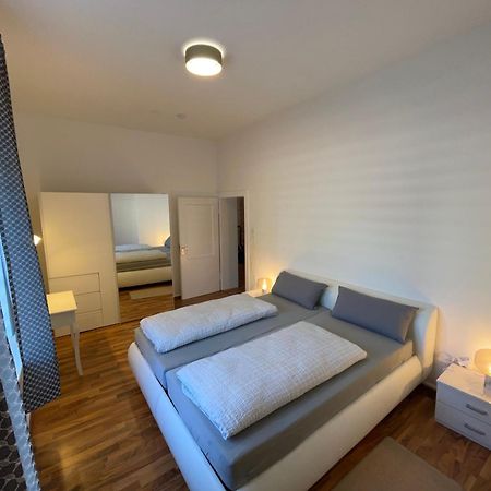 Onthepoint, Erdgeschoss, Abstellplatz Fuer Fahrraeder, City Und Innenhafen 5 Gehminuten!!! Duisburgo Exterior foto