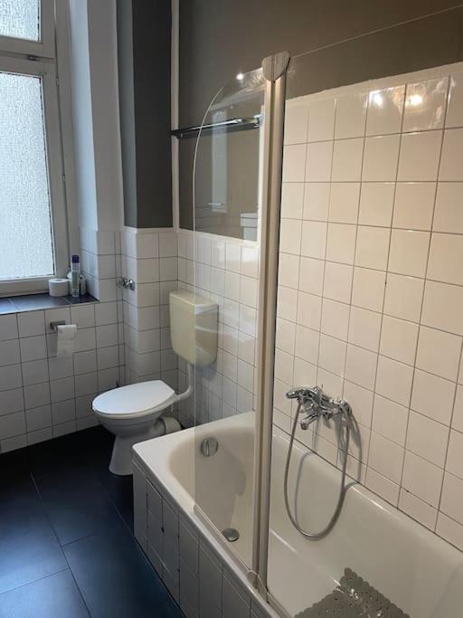 Onthepoint, Erdgeschoss, Abstellplatz Fuer Fahrraeder, City Und Innenhafen 5 Gehminuten!!! Duisburgo Exterior foto